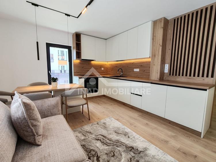 Apartament cu 3 camere semidecomandat, mobilat în Mărăști