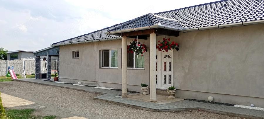Casă cu Teren 1440 Mp în Felnac