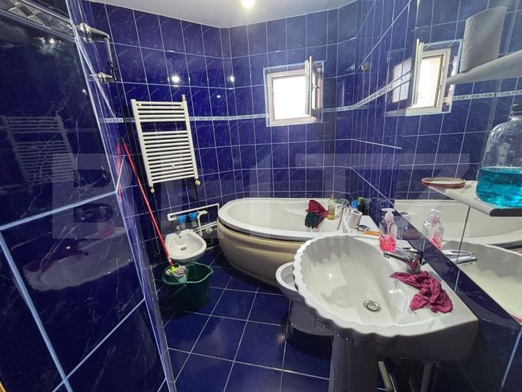 Apartament cu 3 camere decomandat în Nicolina