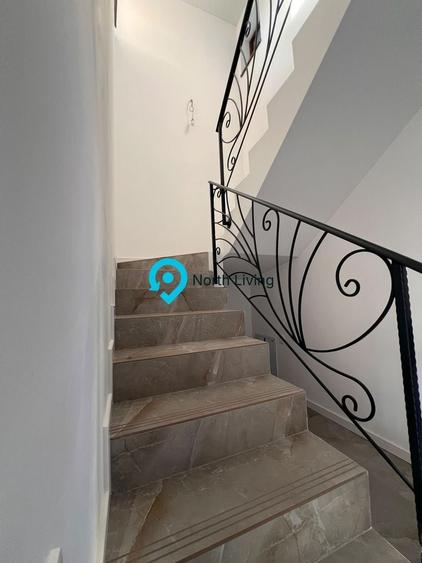 Duplex cu 4 camere cu Canalizare în Domnești