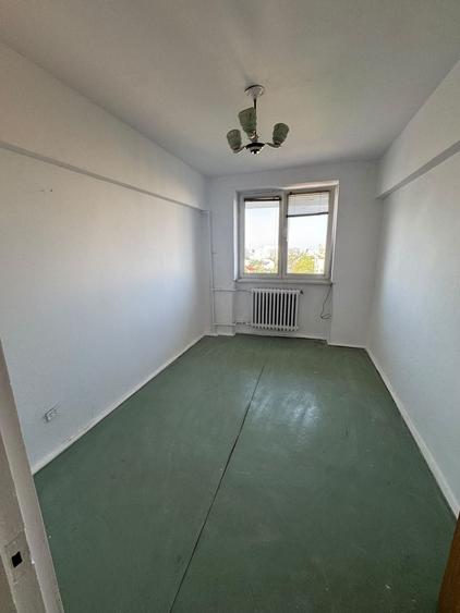 Apartament cu 3 camere decomandat în Drumul Taberei