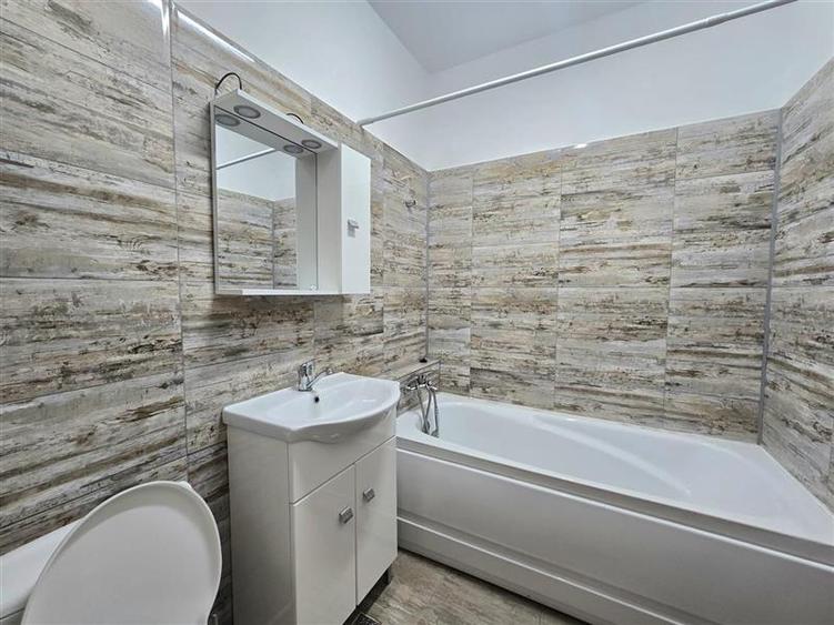 Apartament cu 2 camere semidecomandat în 1 Mai