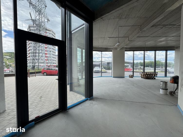 Spațiu comercial, de 273 mp, în Florești