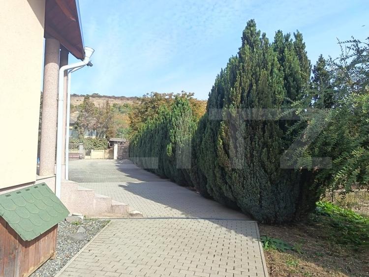 Casă individuală cu 4 camere cu Canalizare în Exterior Est