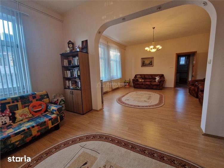 Casă cu Teren 866 Mp în Central