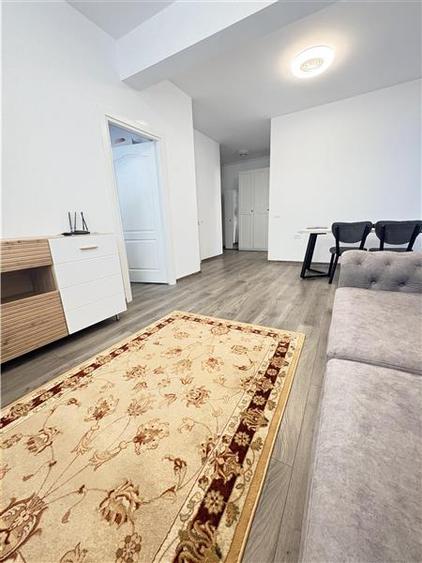 Apartament cu 2 camere semidecomandat, mobilat în Km 5
