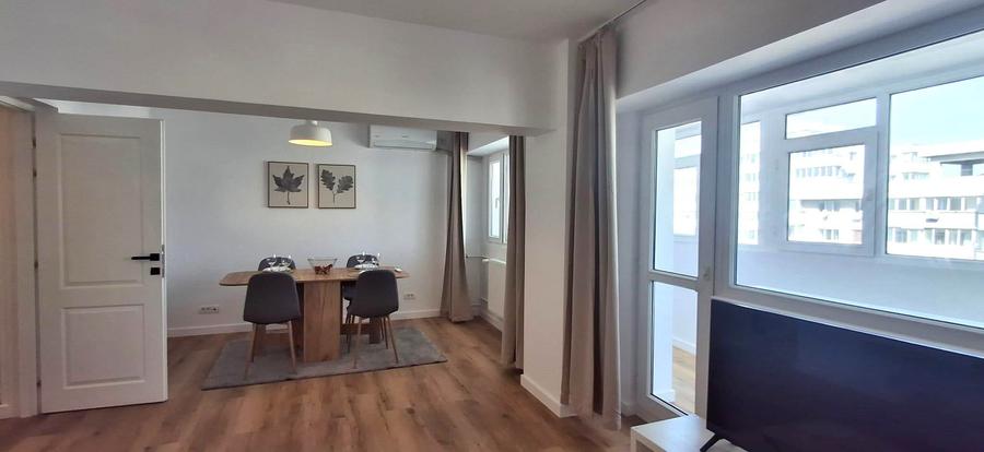 Apartament cu 3 camere decomandat în Titulescu