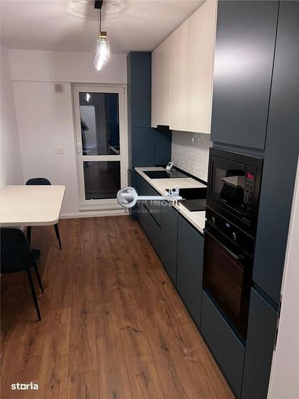 Apartament cu 3 camere, mobilat în Central