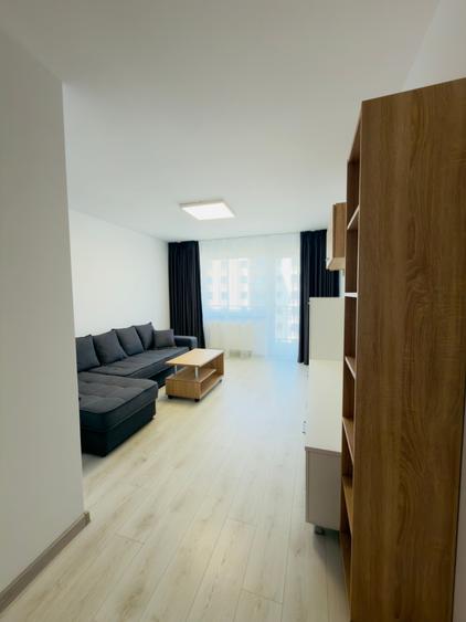 Apartament cu 2 camere decomandat în Tractorul