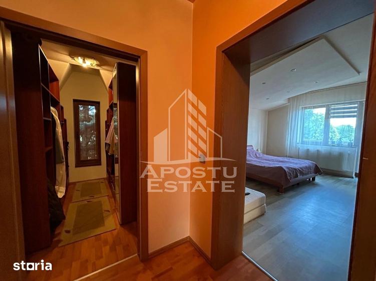 Casă cu 6 camere cu Teren 920 Mp în Odobescu