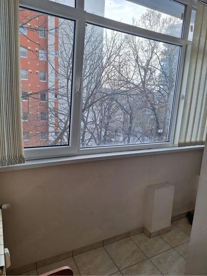 Garsonieră decomandată în Baba Novac