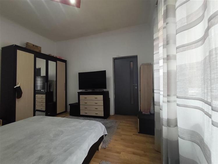 Casă cu 2 camere cu Teren 22 Mp în Decebal
