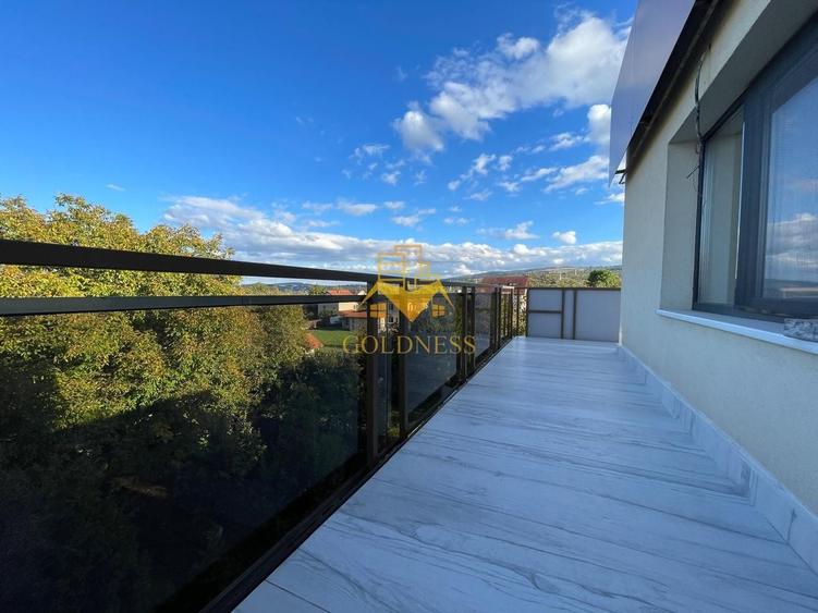 Apartament cu 3 camere semidecomandat, mobilat în Bună Ziua