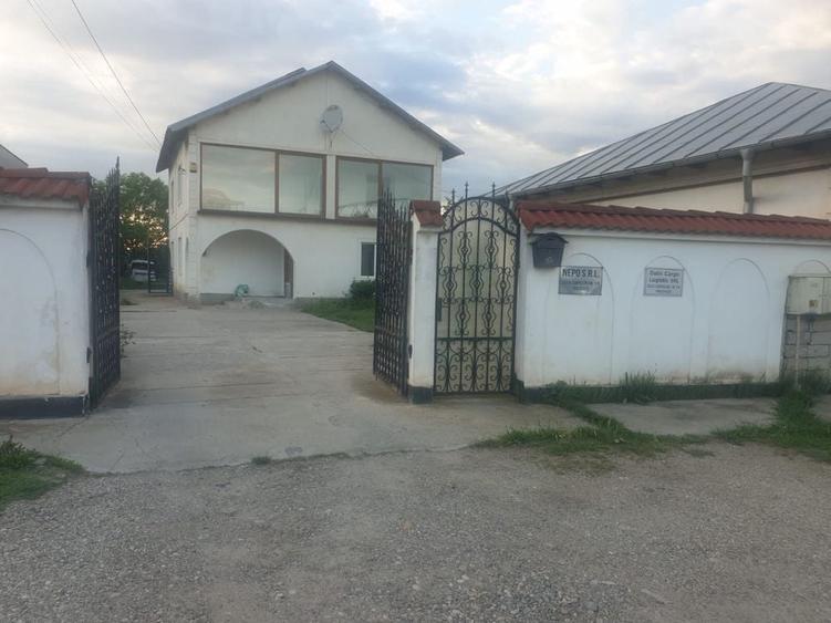 Casă cu 4 camere cu Teren 1000 Mp în Priseaca