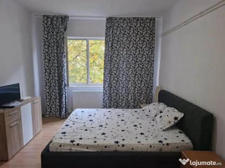 Garsonieră decomandată în Traian