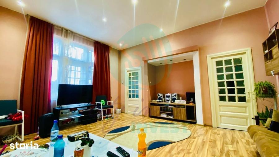 Casă cu 10 camere cu Teren 250 Mp în Timpuri Noi