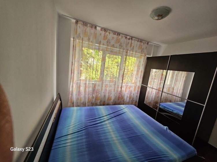 Apartament cu 2 camere decomandat în Obor