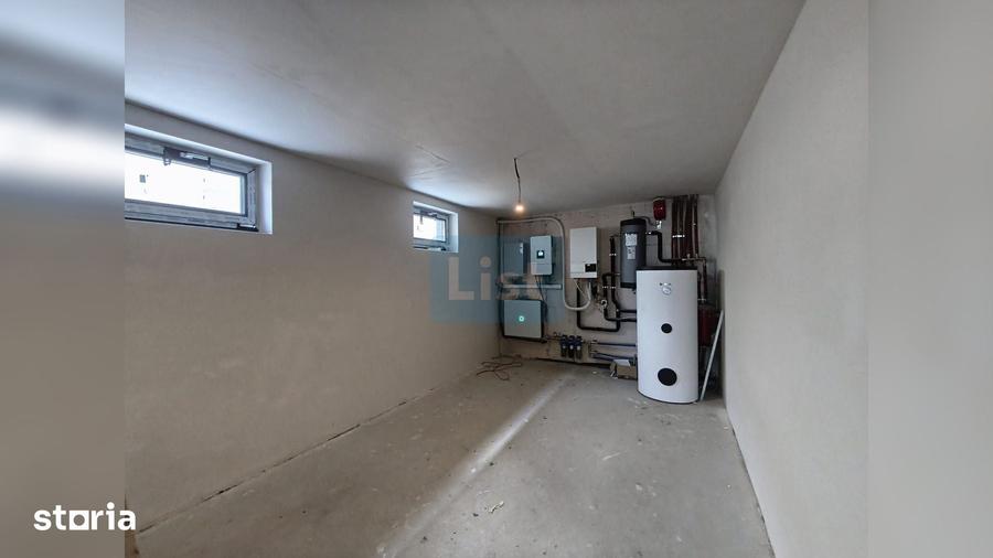 Casă cu 5 camere cu Teren 479 Mp în Sopor