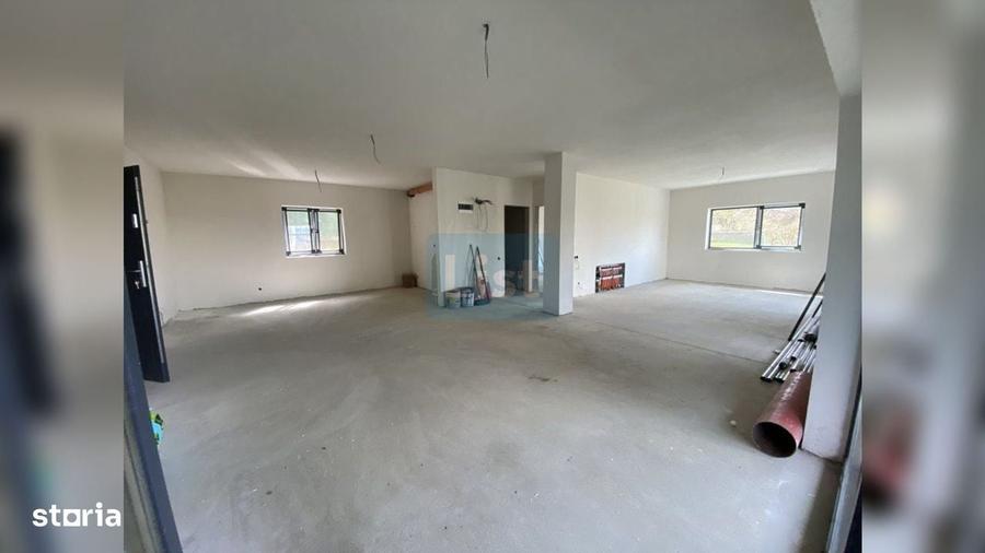 Apartament cu 3 camere în Andrei Mureșanu