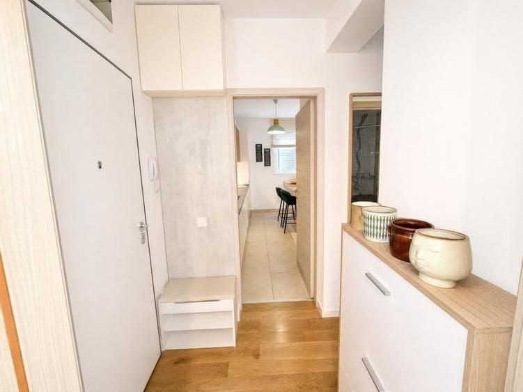 Apartament cu 3 camere decomandat, mobilat în Aviației