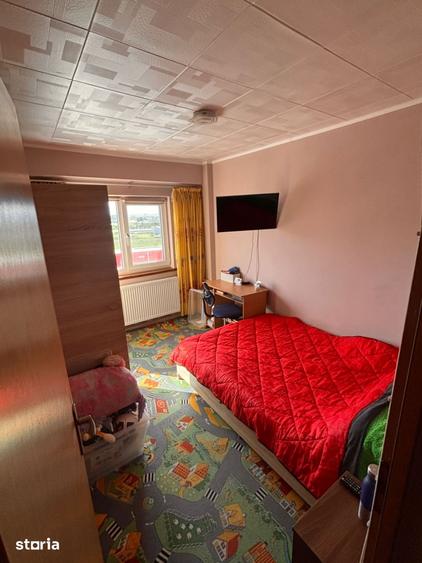 Apartament cu 4 camere, mobilat în Triaj