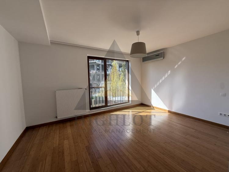 Duplex cu 5 camere cu Piscina în Iancu Nicolae