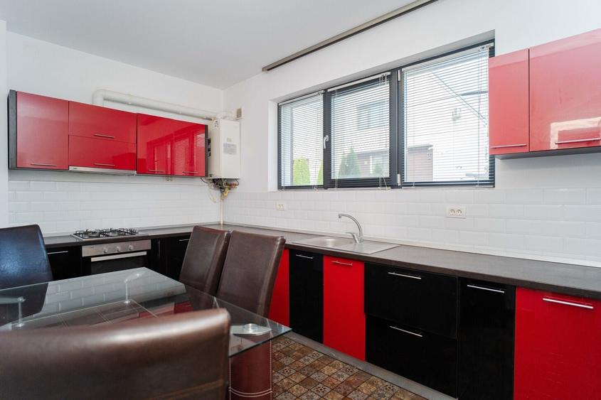 Duplex cu 4 camere cu Canalizare în Păcurari