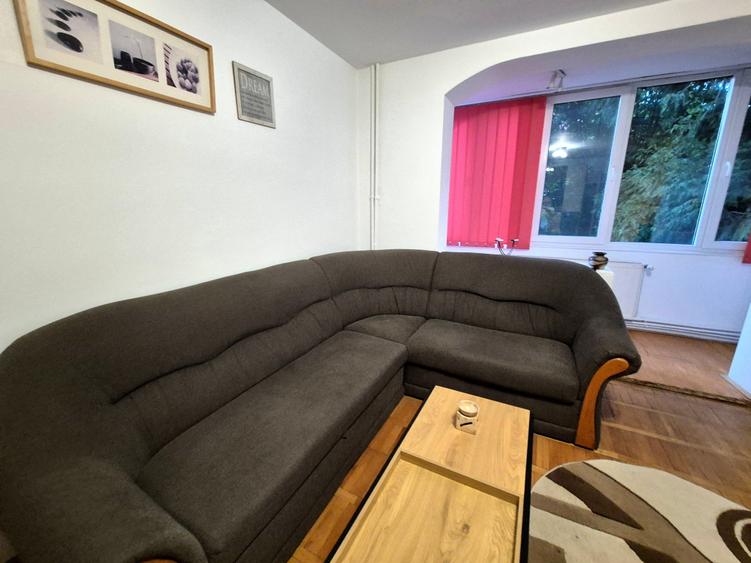 Apartament cu 2 camere semidecomandat în Complex Studențesc