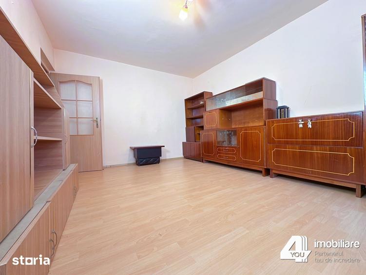 Apartament cu 2 camere decomandat în Confecții