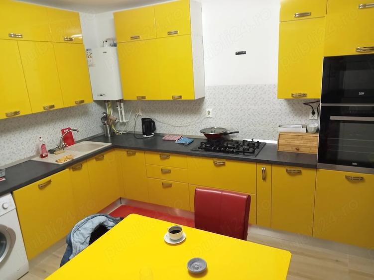 Apartament cu 3 camere decomandat în Central
