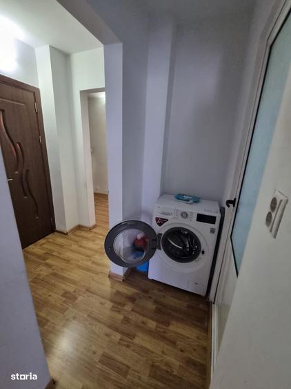 Apartament cu 3 camere decomandat în Onești