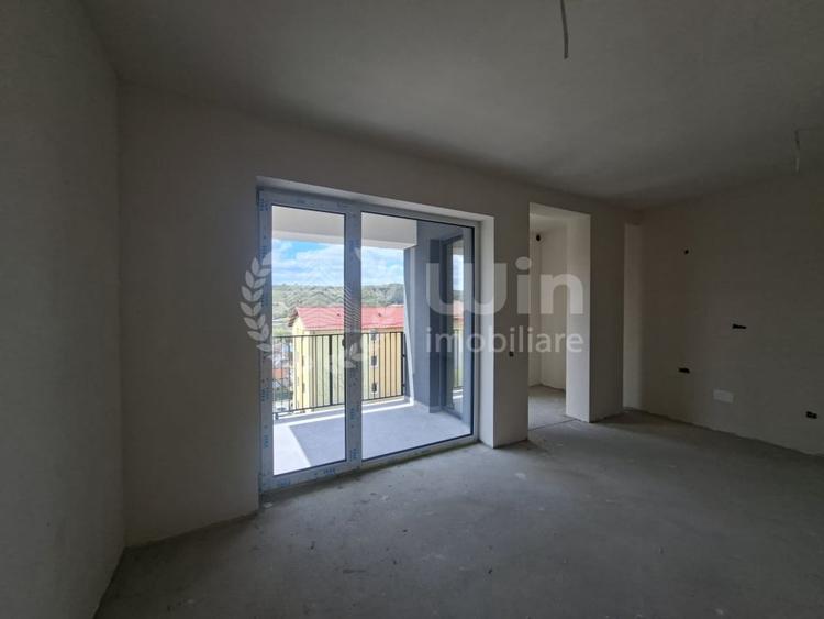 Apartament cu 3 camere semidecomandat în Baciu