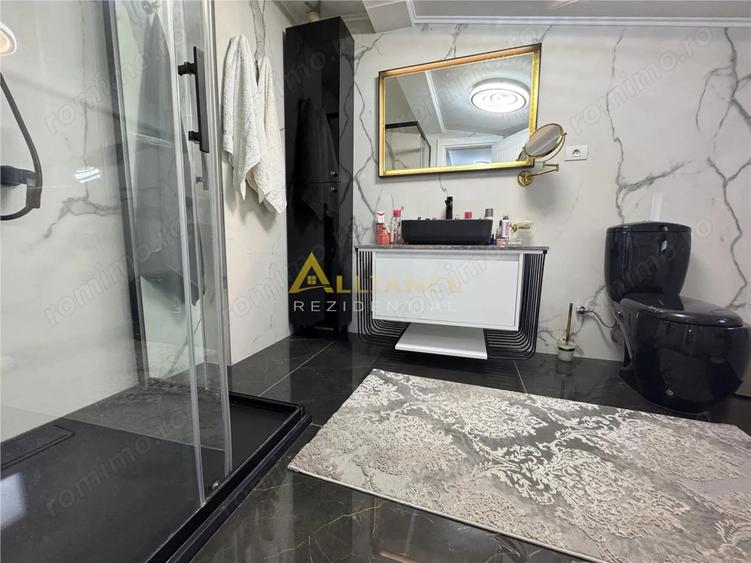 Casă cu 7 camere cu Teren 165 Mp în Metalurgiei