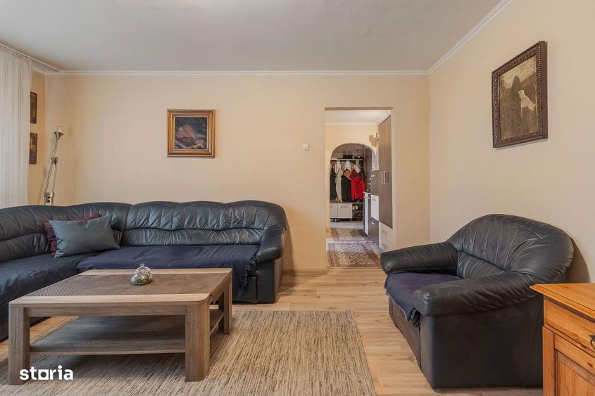 Apartament cu 3 camere în Iosia