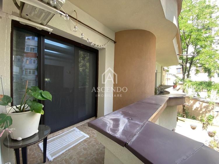Apartament cu 4 camere semidecomandat, mobilat în Arcul de Triumf