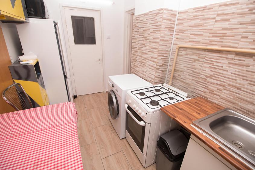 Apartament cu 2 camere decomandat în Cezar Petrescu
