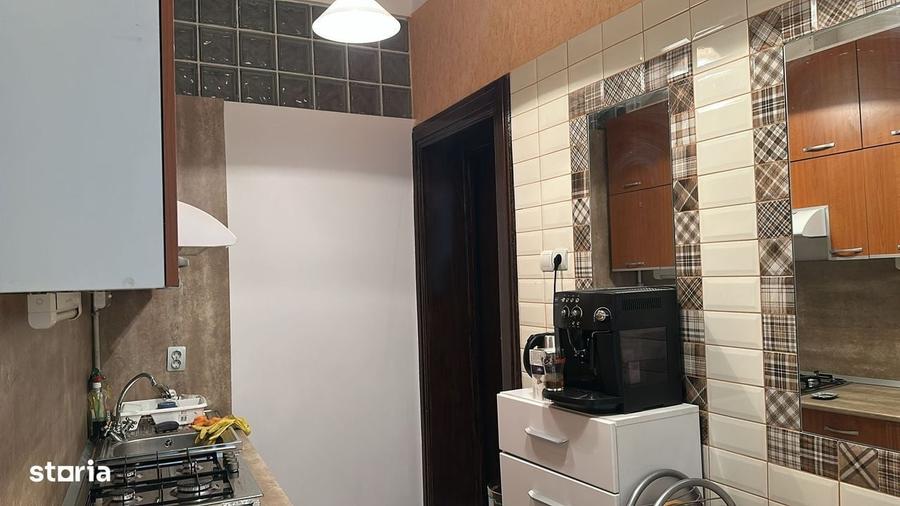 Apartament cu 3 camere semidecomandat în Dacia