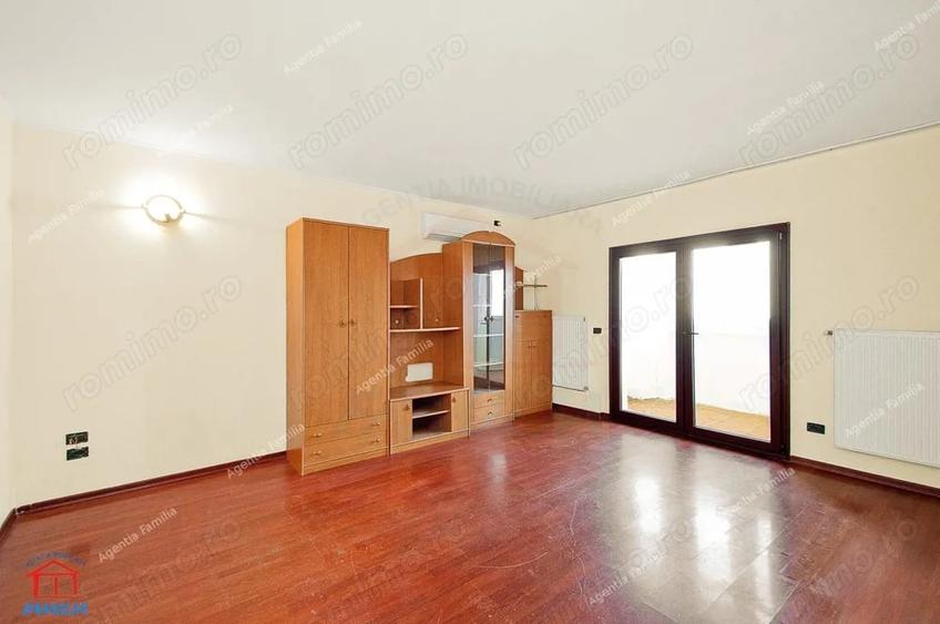Apartament cu 3 camere decomandat în Micro 21