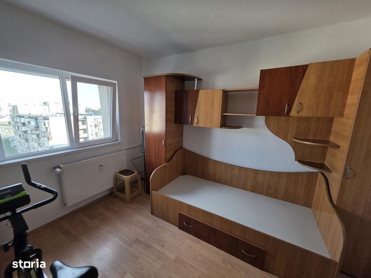 Apartament cu 3 camere decomandat în Lujerului — fotografia 2