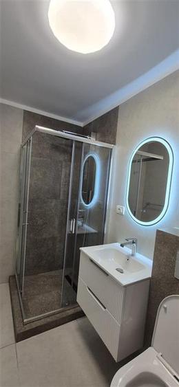 Apartament cu 3 camere semidecomandat, mobilat în Hipodrom 4