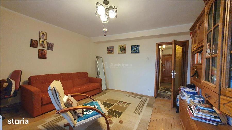 Apartament cu 3 camere decomandat în Obcini