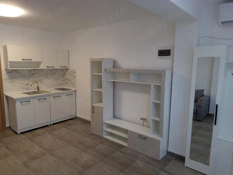 Garsonieră decomandată în Central