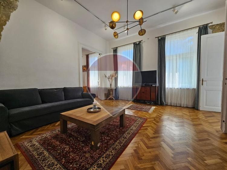 Apartament cu 3 camere semidecomandat, mobilat în Ultracentral