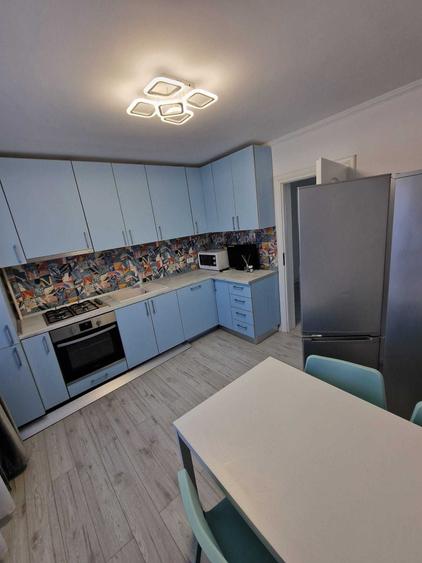 Apartament cu 3 camere decomandat în Central
