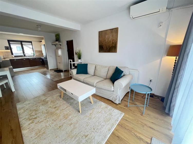 Apartament cu 3 camere decomandat, mobilat în Exterior Sud