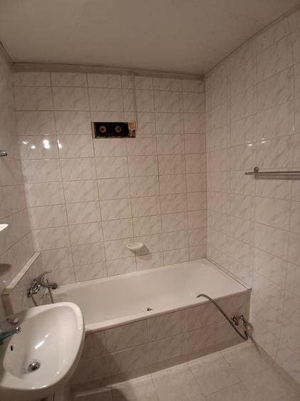 Apartament cu 3 camere decomandat în Olteniței