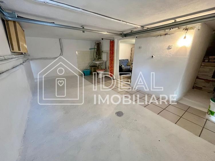 Casă individuală cu 7 camere cu Canalizare în Central