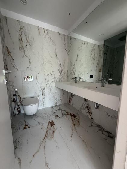 Apartament cu 4 camere decomandat în Lacul Tei