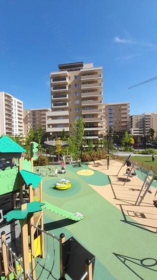 Apartament cu 3 camere decomandat în Astra