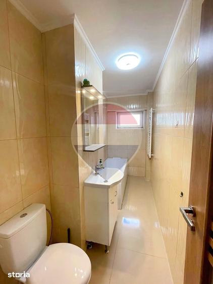 Apartament cu 2 camere decomandat în Hala Centrală